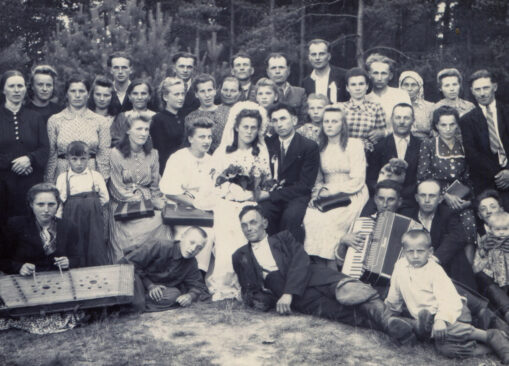 Wesele na Wileńszczyźnie, 1938. Fot. ze zdjęć rodzinnych J. Ciesielskiej / archiwum projektu „Tutejsi”