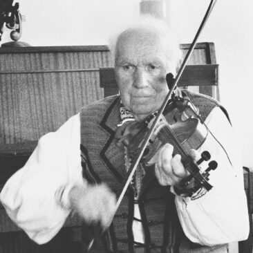 Piotr Rudzki, Skrzypek z Kamienia k. Opoczna (1932–2024). Fot. Mariola Saternus