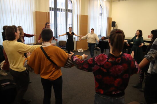 Zajęcia na studiach podyplomowych z muzyki tradycyjnej w Akademii Muzycznej w Katowicach. Fot. Maria Fedak